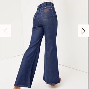 Wrangler Wanderer 622 High Rise Flare Jeans